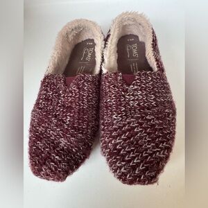 Tom’s Women’s Ortholite Flats Shoes Size 5.5 Burgundy Cozy Faux Fur Slip On’s